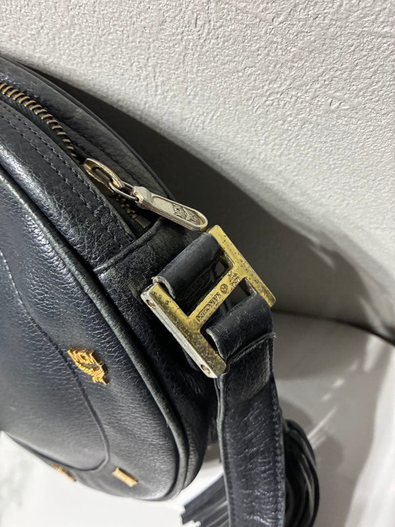 激レア MCM ショルダーバッグ タンバリン サークル 丸型 スタッズ フリンジ