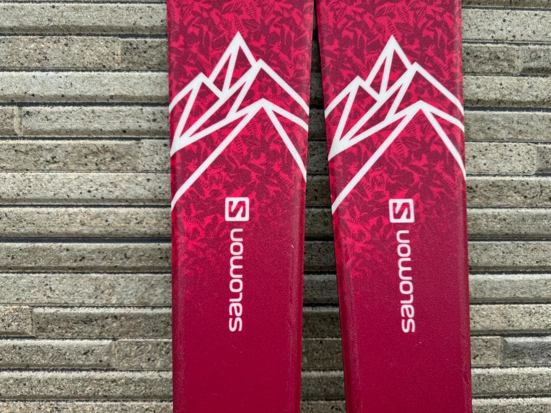 【140】美品☆ジュニアスキー板☆SALOMON 2022（ピンク）