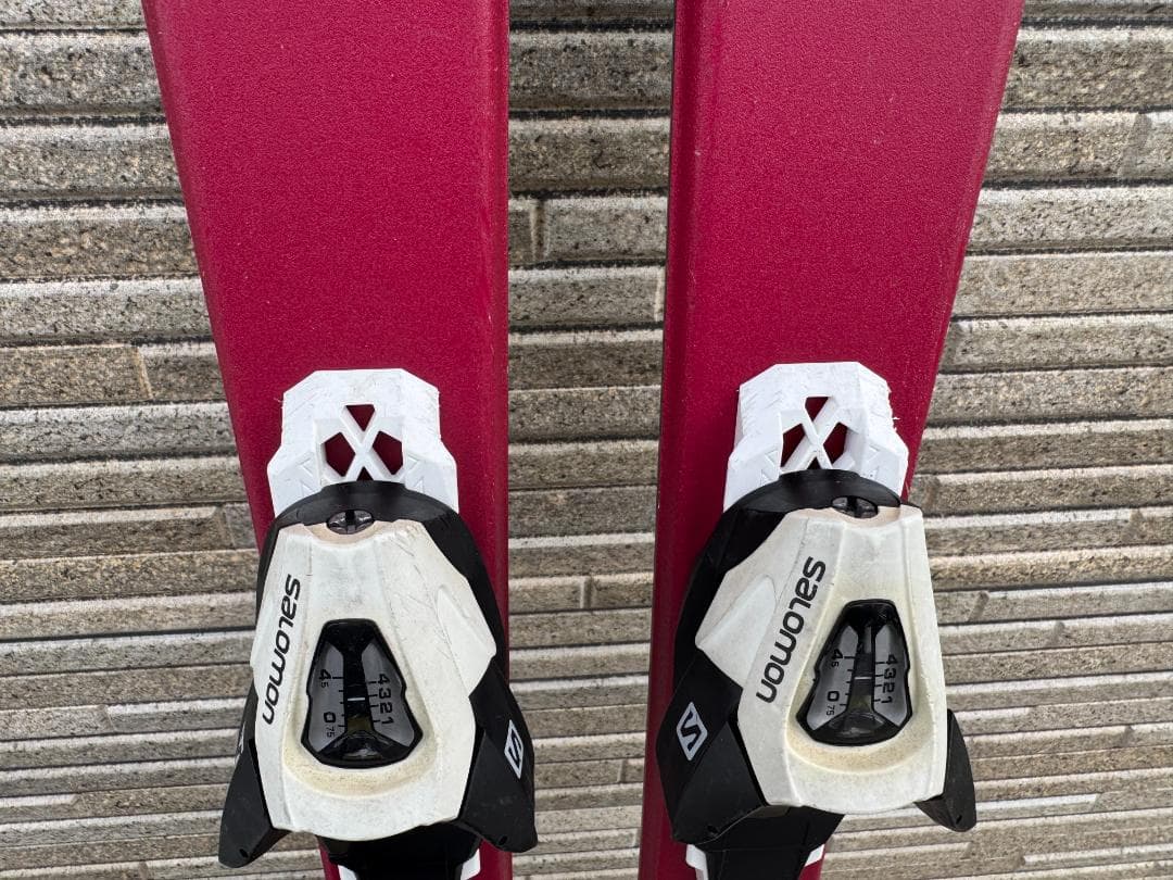 【140】美品☆ジュニアスキー板☆SALOMON 2022（ピンク）