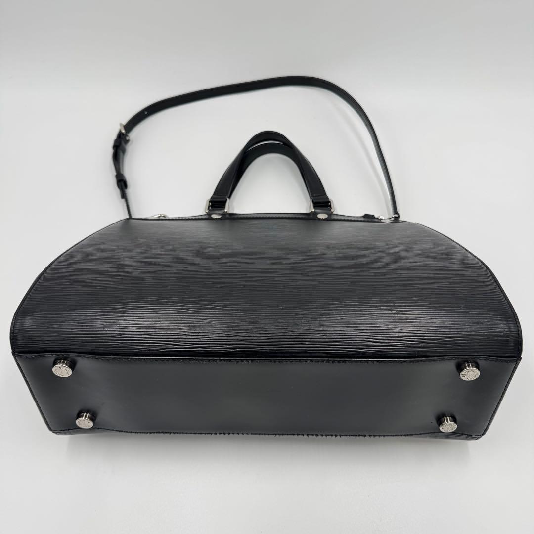 ルイ ヴィトン エピ ブレアGM レザー ハンドバッグ ショルダーバッグ 黒