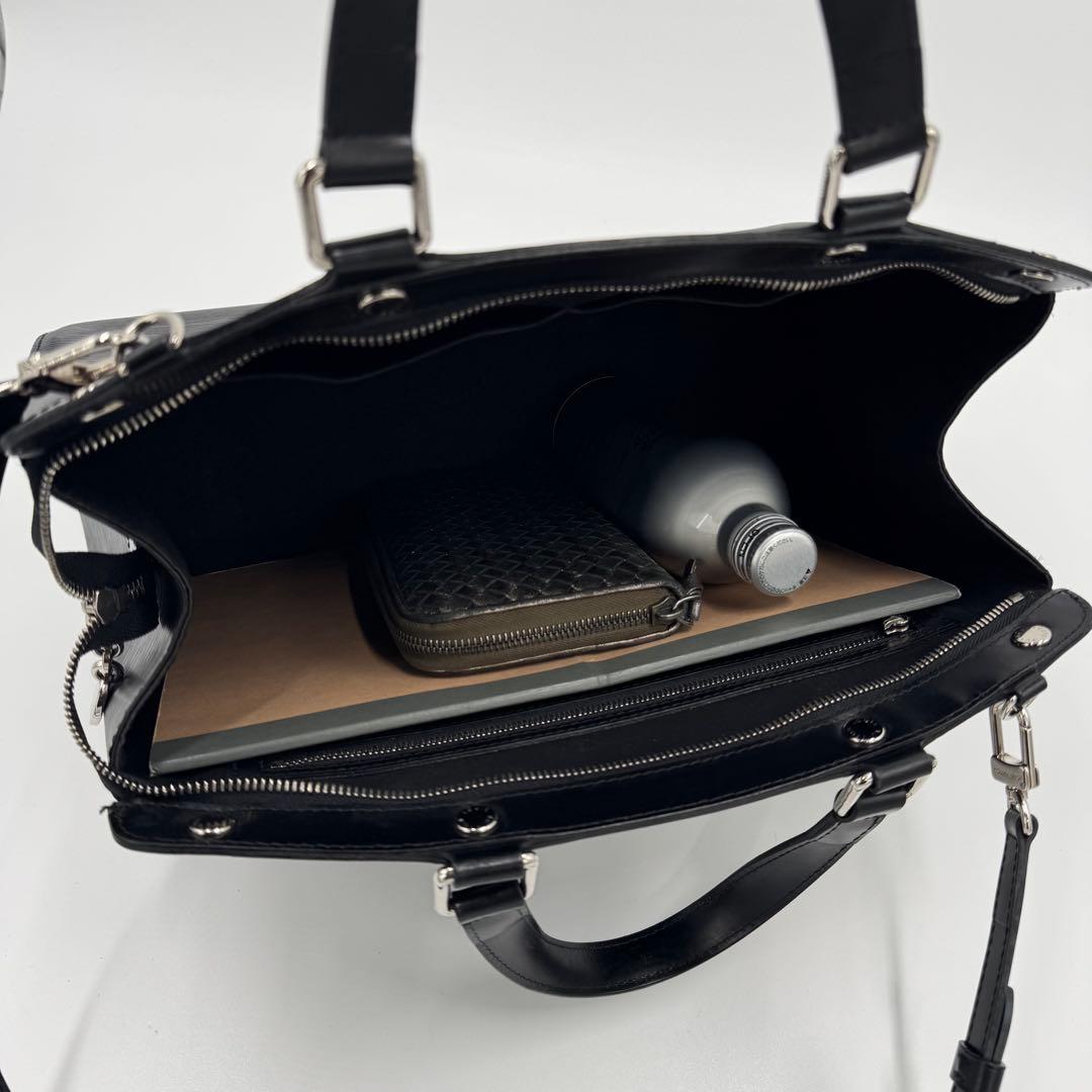 ルイ ヴィトン エピ ブレアGM レザー ハンドバッグ ショルダーバッグ 黒