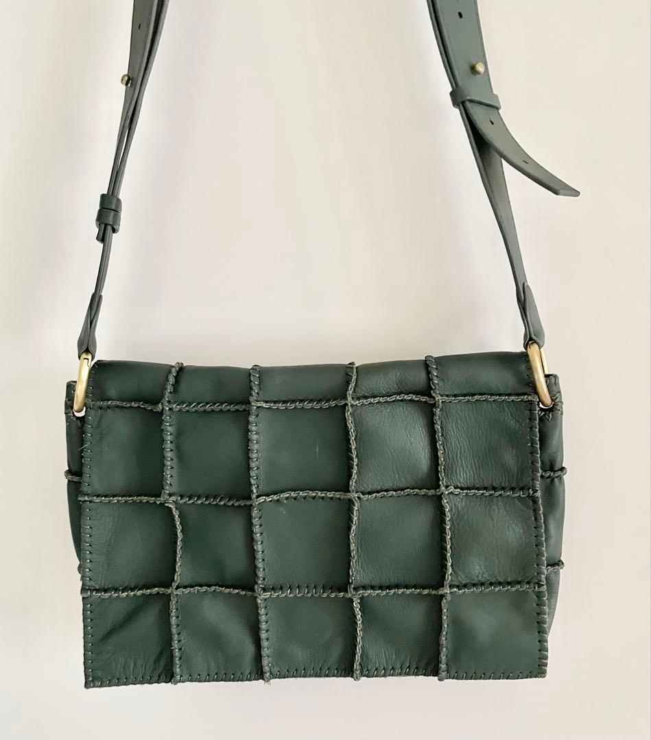 ジャマンピアッシュ ポーチ付きレザーショルダーバッグ