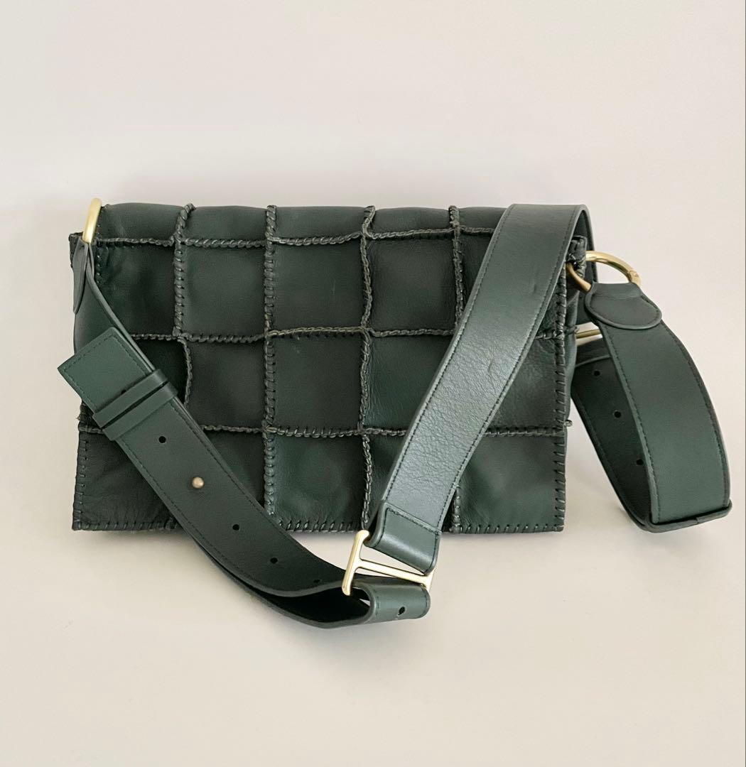 ジャマンピアッシュ ポーチ付きレザーショルダーバッグ