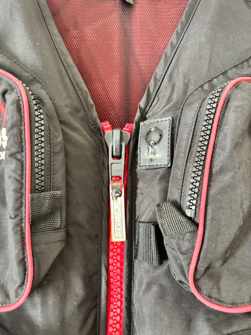 サンライン ステータス磯フローティングベスト(F)、同社タオル付き