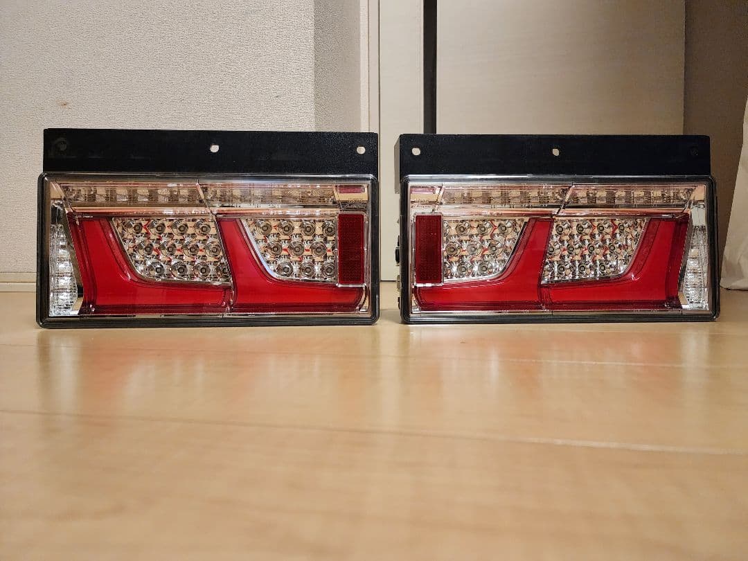 小糸 KOITO LED テールランプ 左右セット 2連シーケンシャルターン