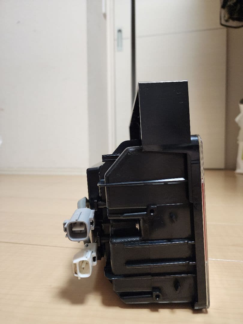 小糸 KOITO LED テールランプ 左右セット 2連シーケンシャルターン