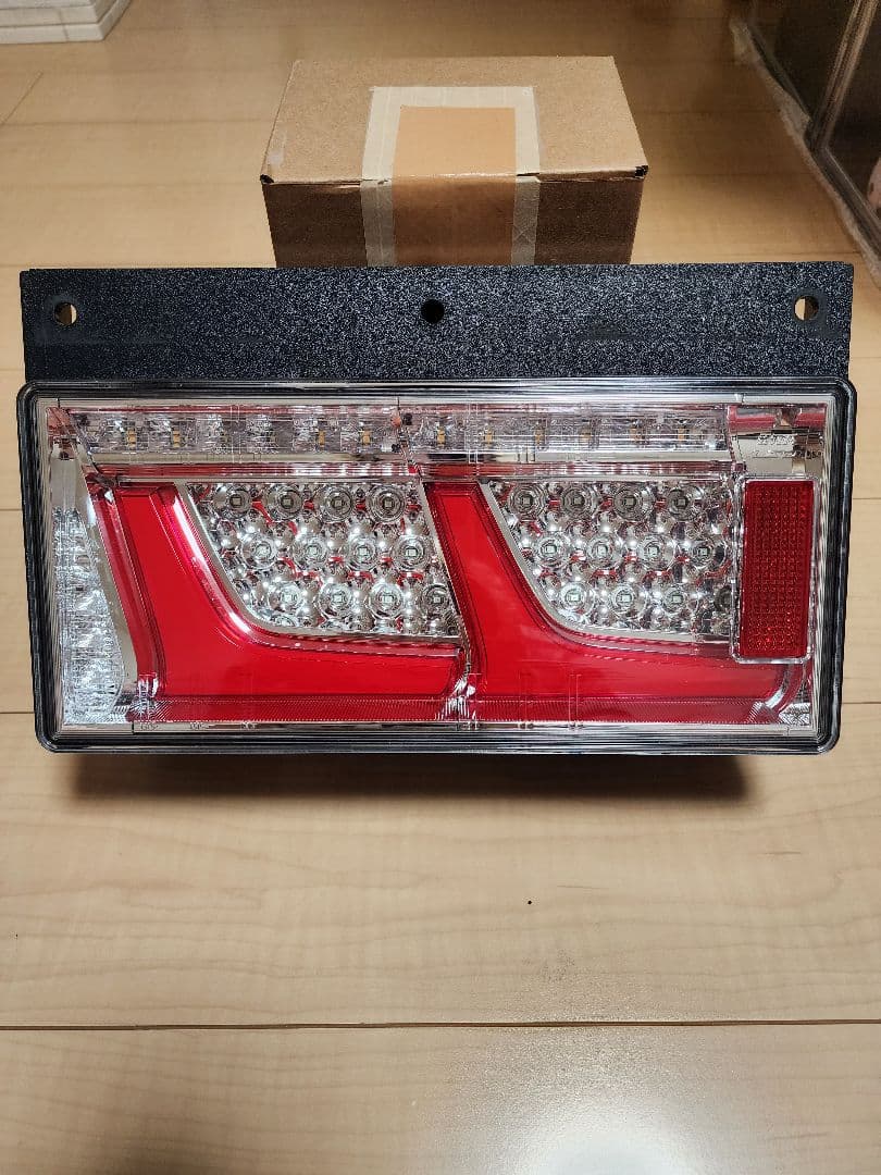 小糸 KOITO LED テールランプ 左右セット 2連シーケンシャルターン