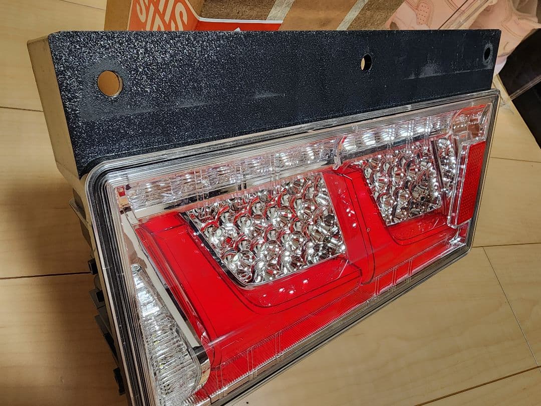 小糸 KOITO LED テールランプ 左右セット 2連シーケンシャルターン