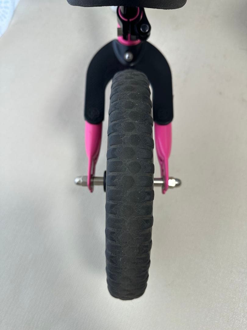 STRIDER 12インチ バランスバイク ピンク正規品　ストライダー置き付き