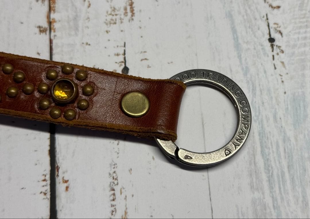 HTC ウォレットコード ストーン スタッズ ライトブラウン Ring