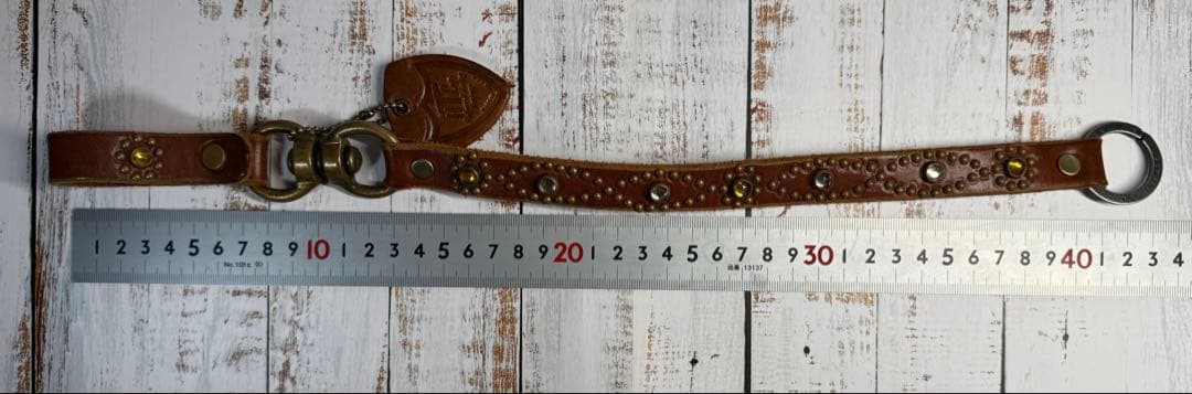 HTC ウォレットコード ストーン スタッズ ライトブラウン Ring