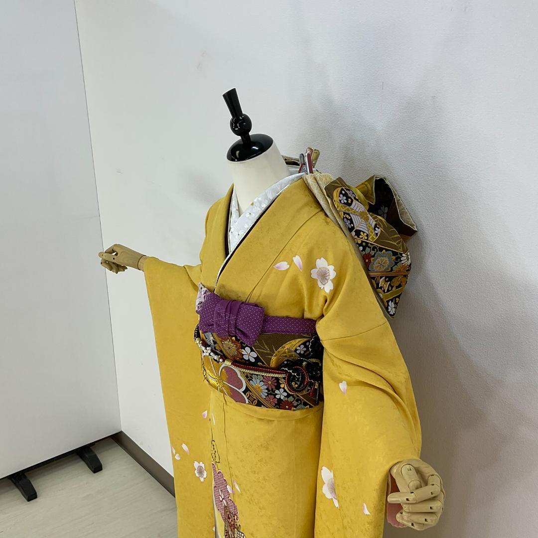 お振袖 黄　桜柄シンプルトーン　　正絹　美品　成人式