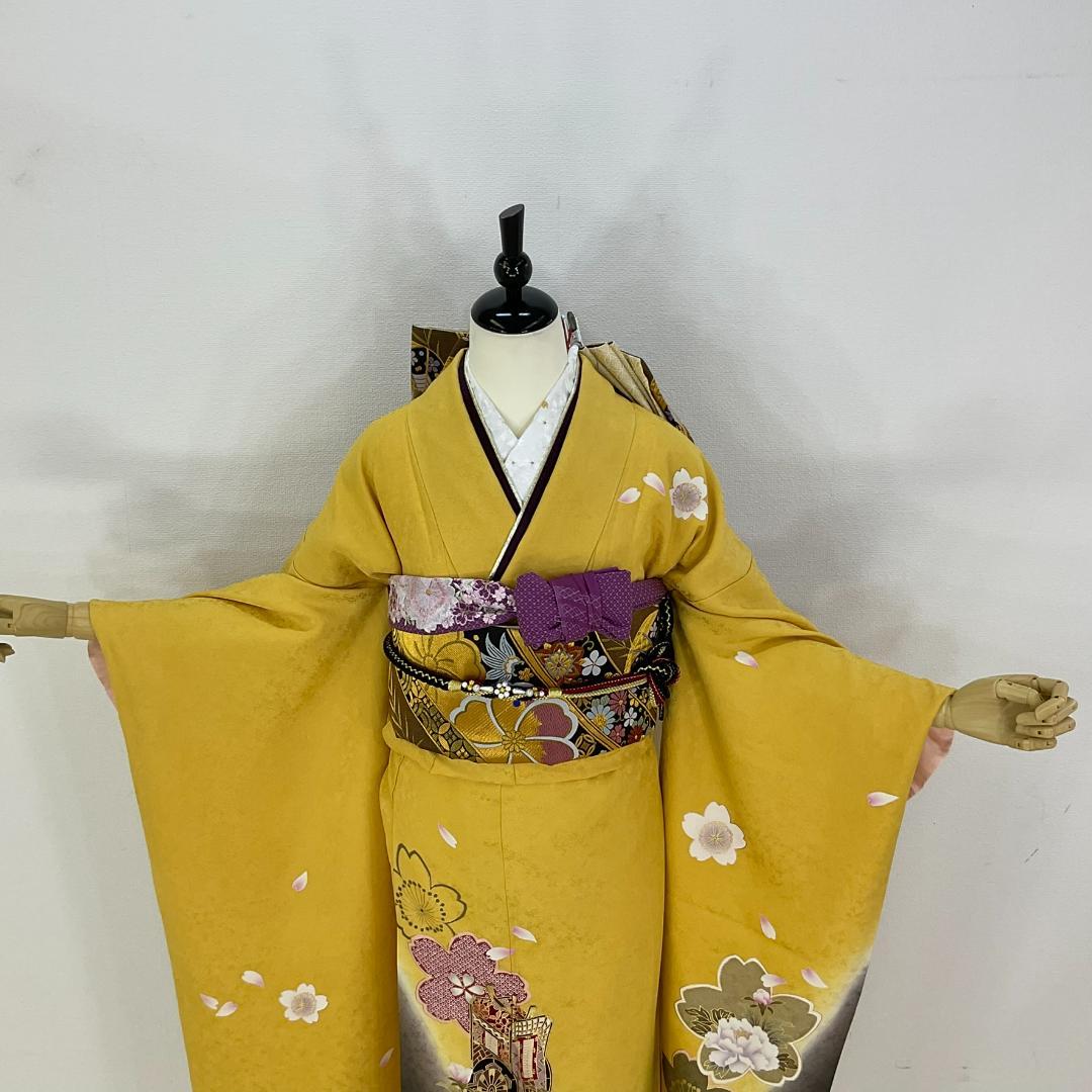 お振袖 黄　桜柄シンプルトーン　　正絹　美品　成人式