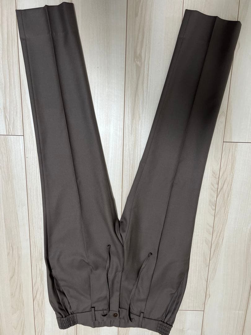 サージ 1プリーツ サイドギャザー イージースリムテーパード/パンツ