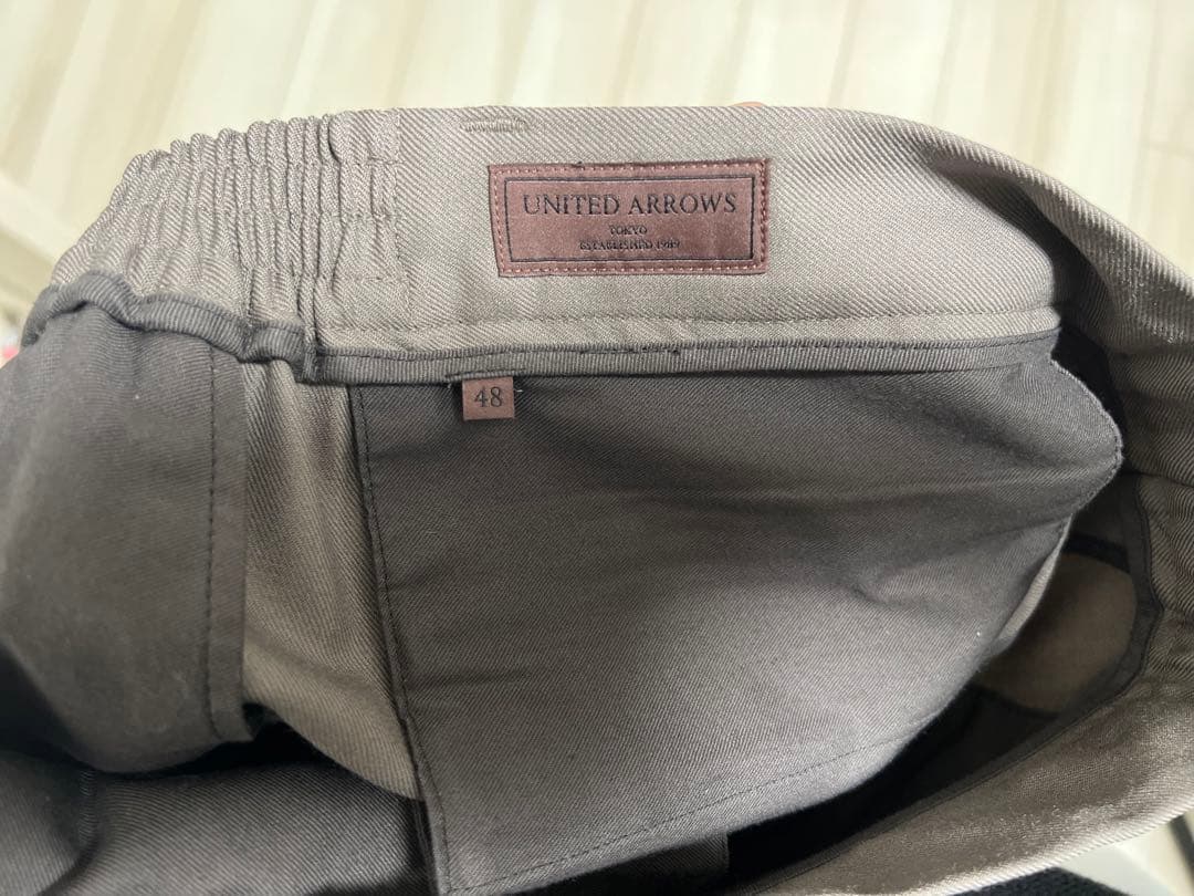 サージ 1プリーツ サイドギャザー イージースリムテーパード/パンツ