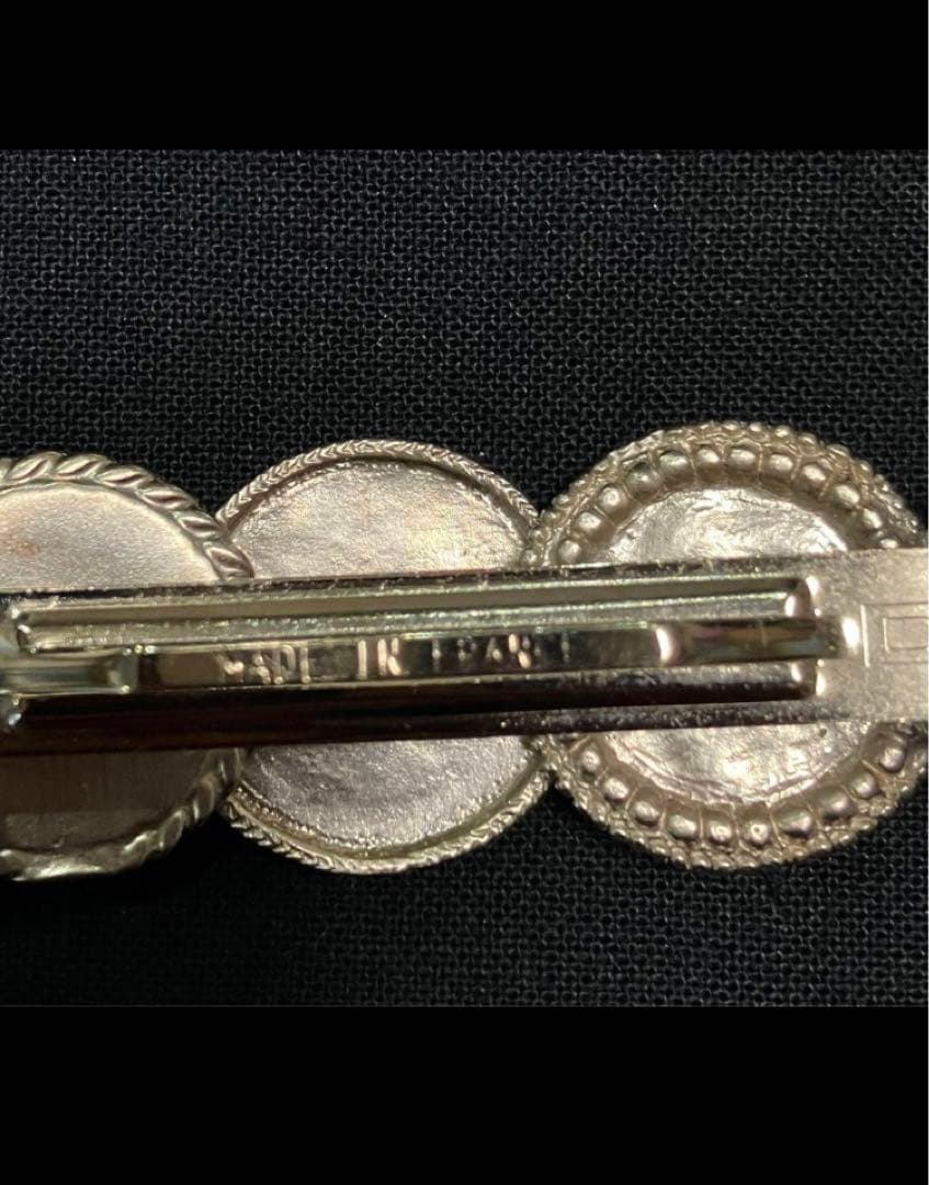 CHANEL:バレッタ(ゴールドアイコン)