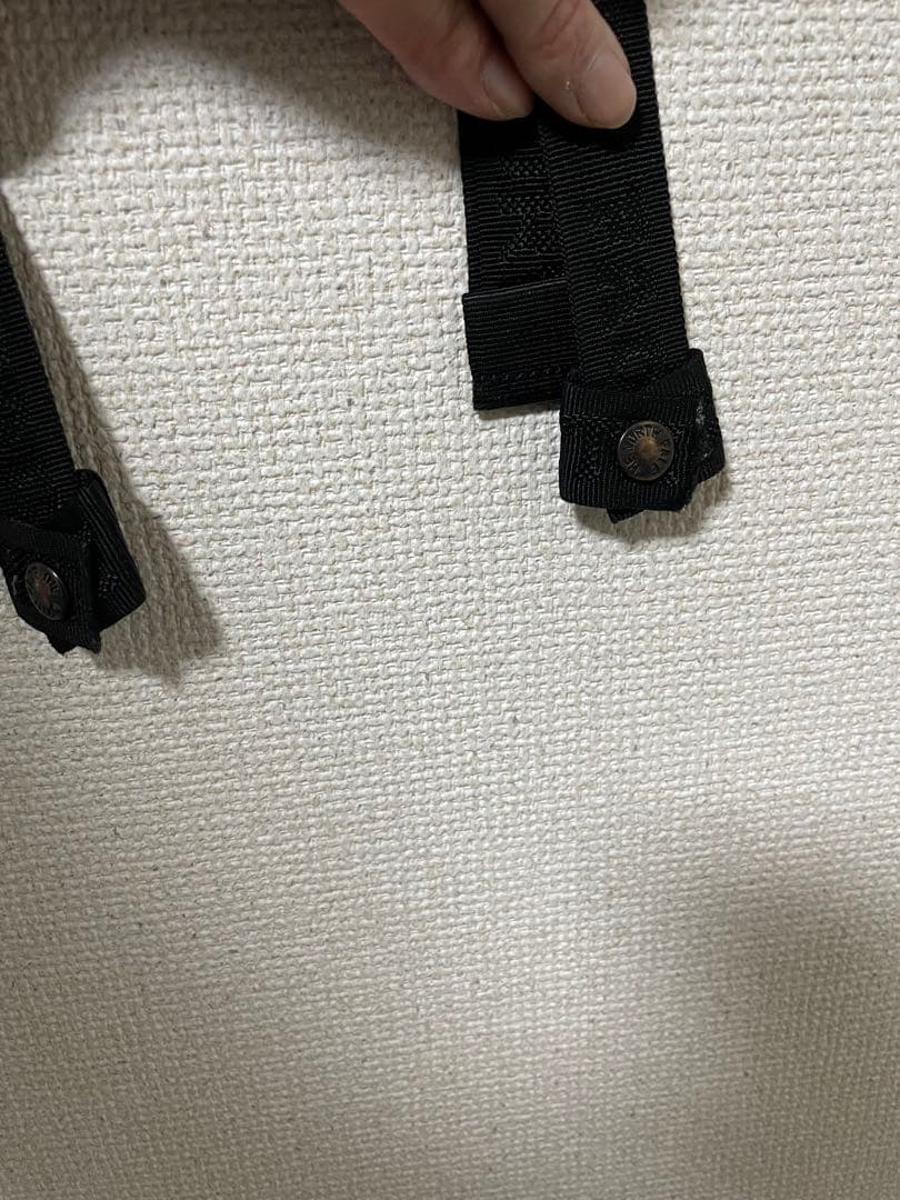 黒いナイロンリュック・バックパック