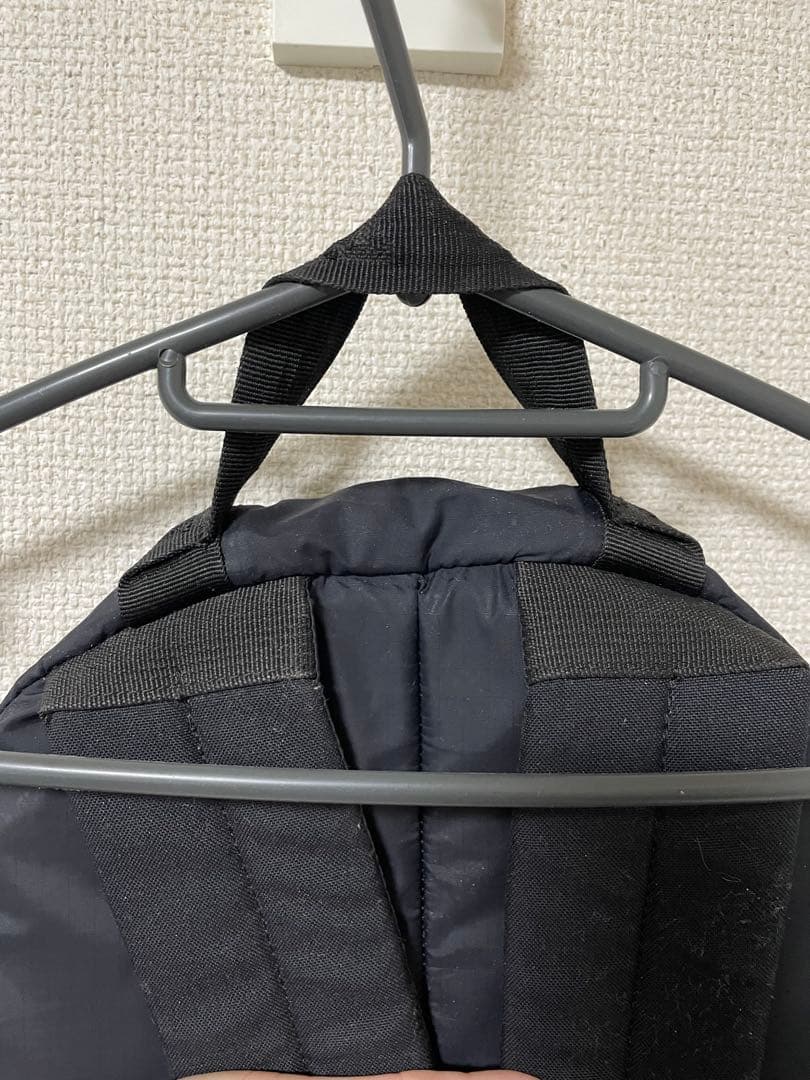 黒いナイロンリュック・バックパック