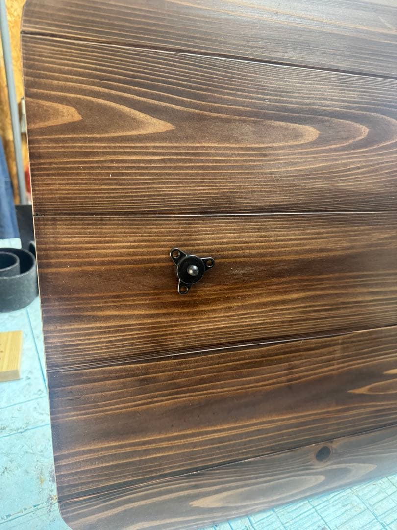 吸盤仕様完成！！　ハイエース　窓埋めパネル左右セット　人気のウォールナット