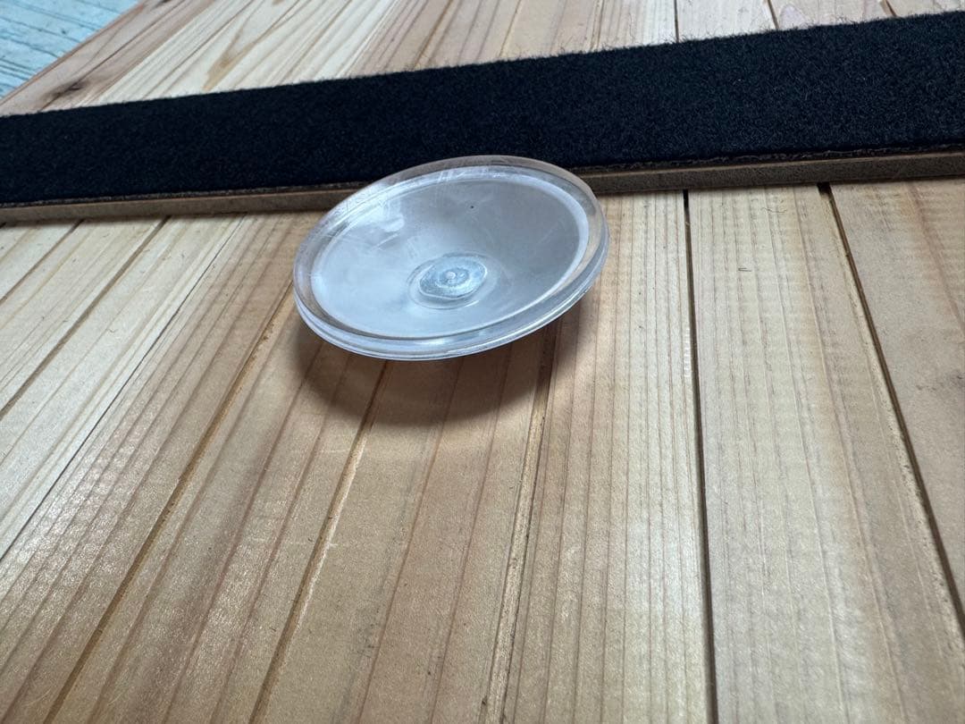 吸盤仕様完成！！　ハイエース　窓埋めパネル左右セット　人気のウォールナット