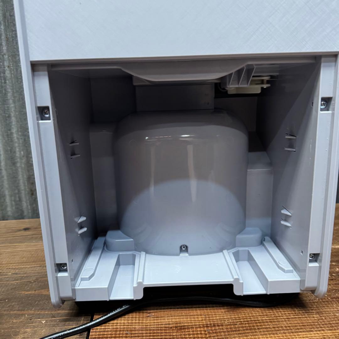 b*c様 YAMAZEN 除湿機　YDC-H60(LGR) 2024年製　山善