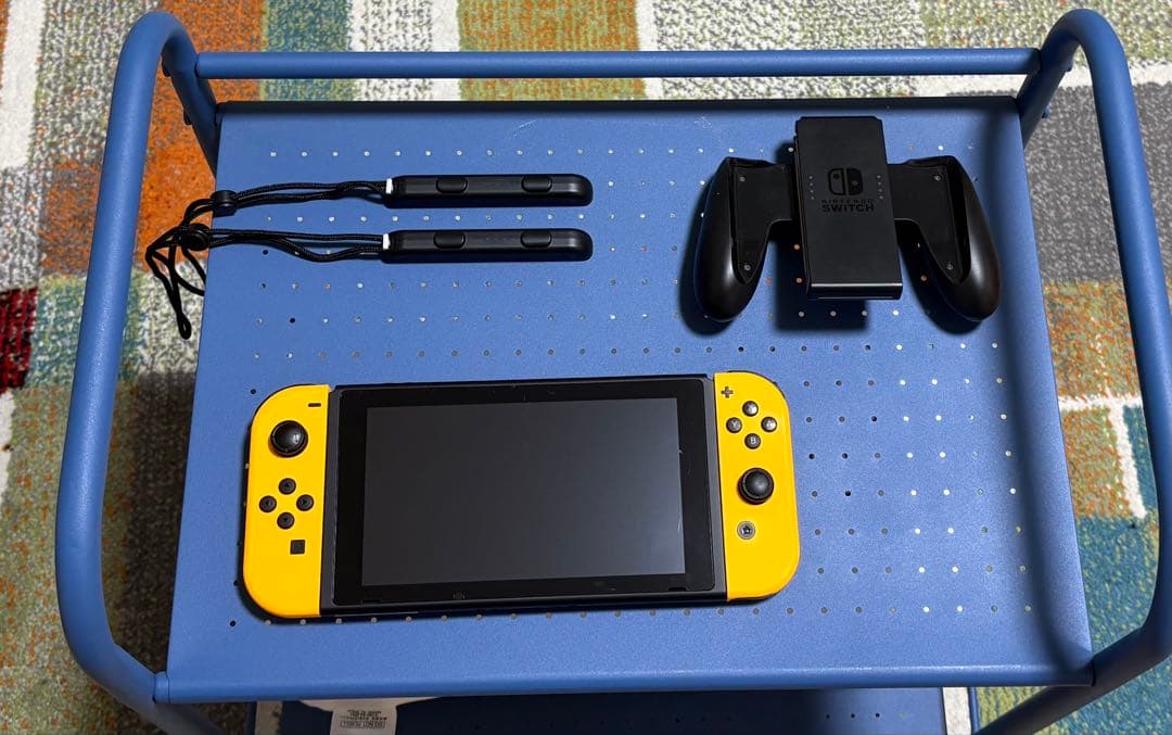 【美品】Nintendo Switch 本体　イエロー　別売り付属品あり　箱付き