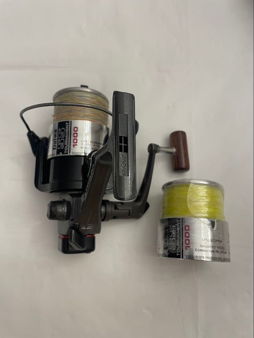 ❷Daiwa ダイワ ウイスカートーナメントSS-1000 リール