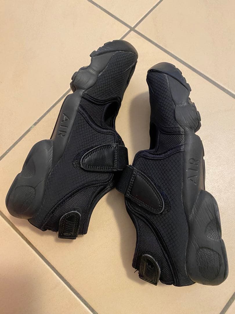 ナイキ エアリフト オールブラック 24cm 足袋 トゥモローランド