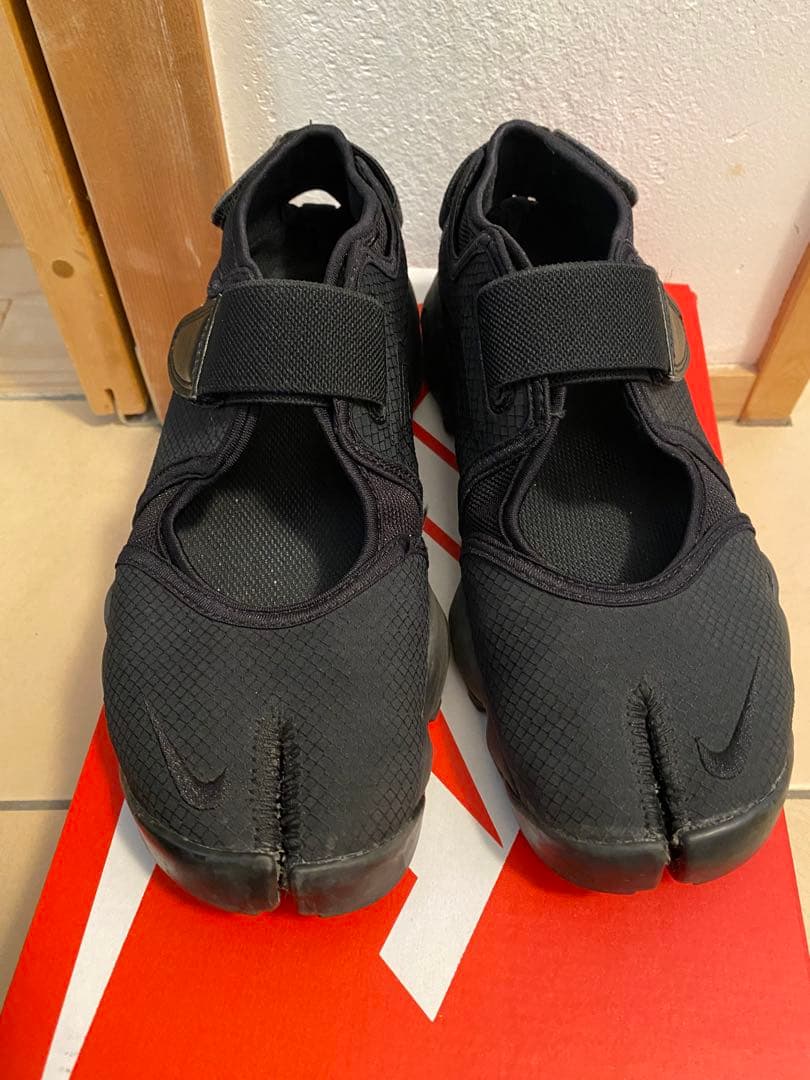 ナイキ エアリフト オールブラック 24cm 足袋 トゥモローランド