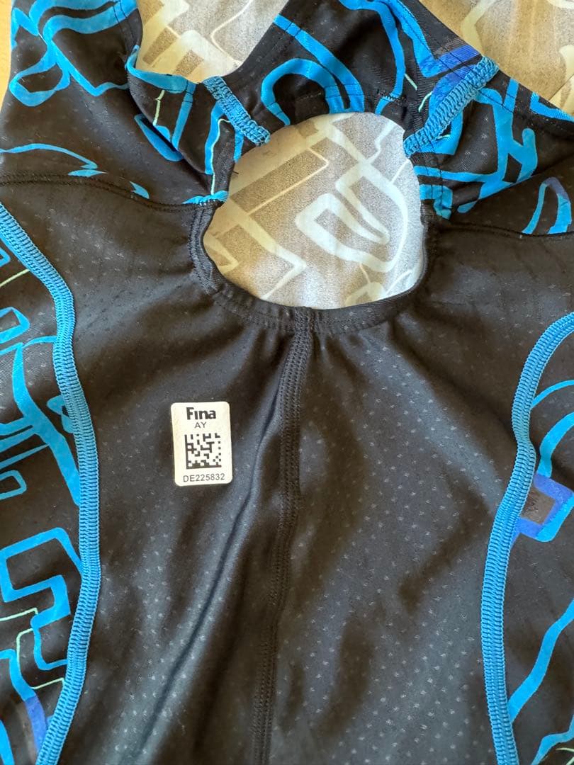 arena 競泳用水着 ブラック ブルー　グラフィックデザイン　L