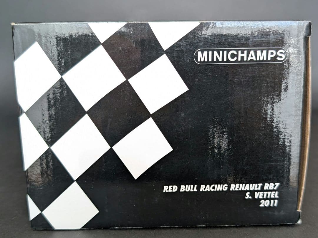 ミニチャンプス 1/18 レッドブル RB7 S.ベッテル 2011