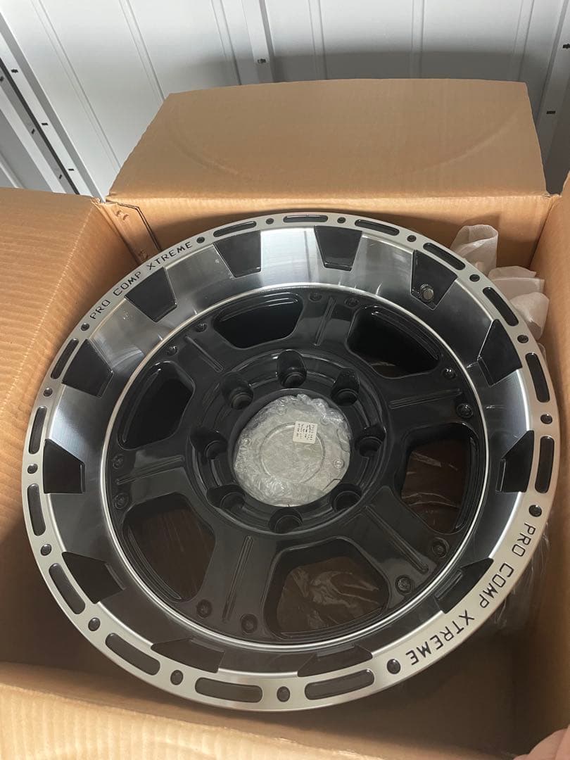 値下げ！新品未使用、17インチホイール PCD 8x165.1 4本セット