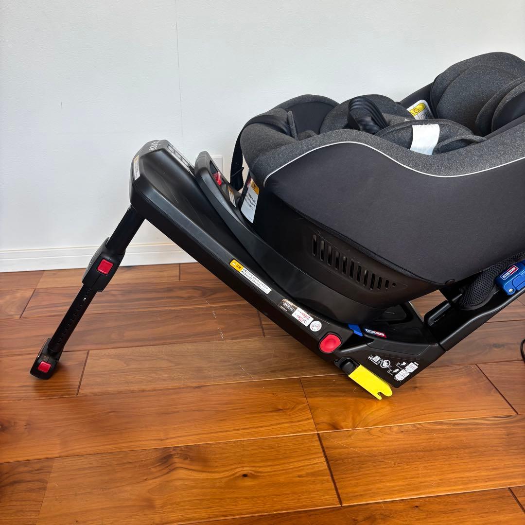 未使用級 アップリカ クルリラライト ISOFIX 回転式 新生児対応