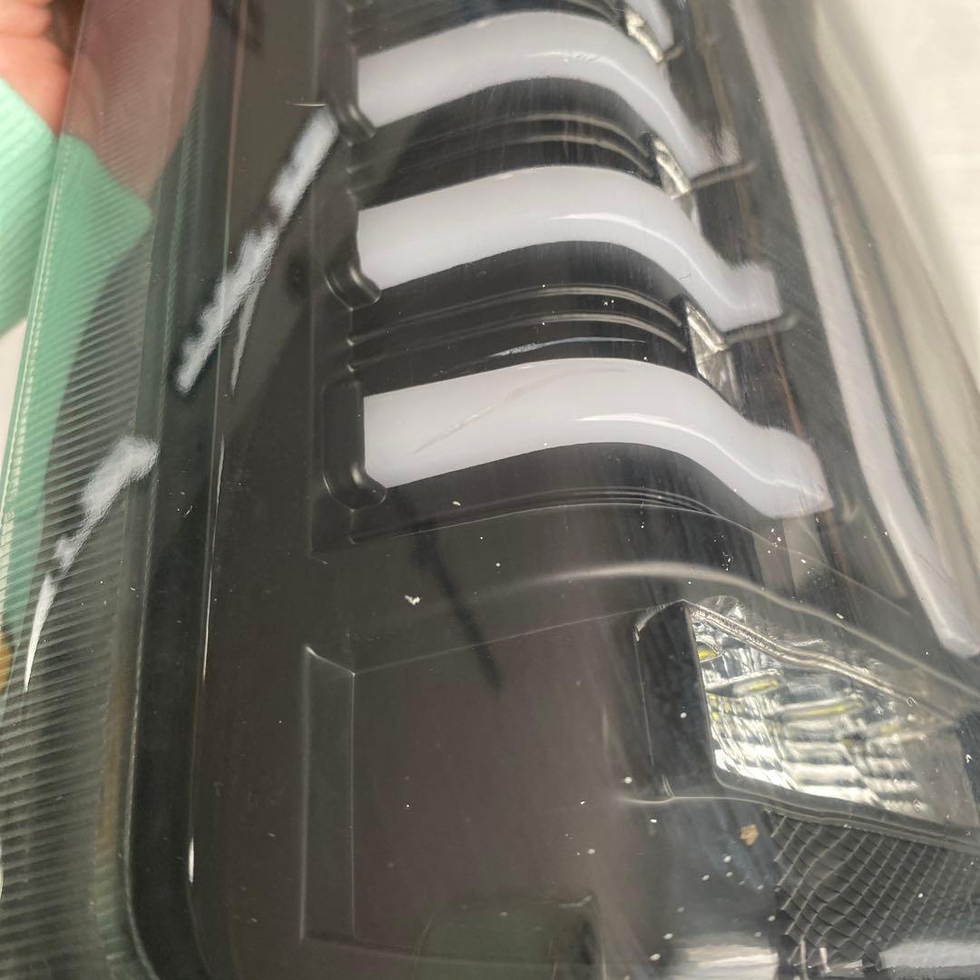 HELIOS 200系 ハイエースLED テール　シーケンシャル ウィンカー