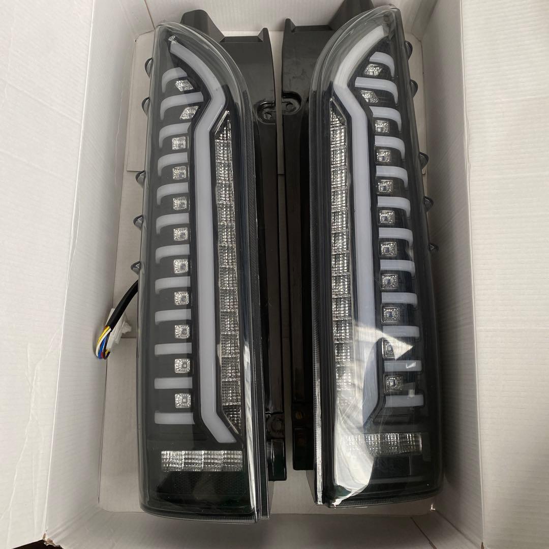 HELIOS 200系 ハイエースLED テール　シーケンシャル ウィンカー