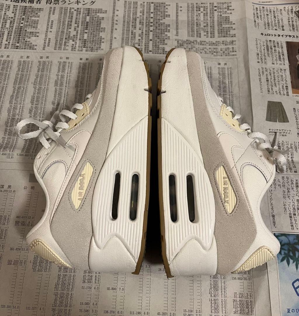 ナイキ エア マックス 90 LV8 ウィメンズシューズ アイボリー　23.5