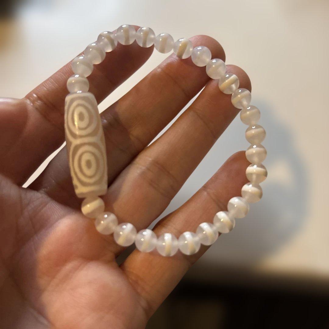 白の老玉髄天珠たん！龍眼天珠たん！綺麗！ズーンとくる！