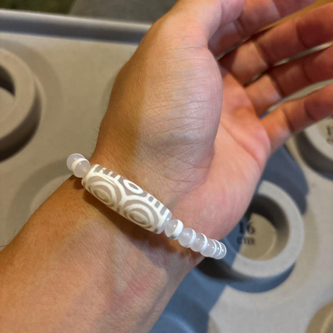 白の老玉髄天珠たん！龍眼天珠たん！綺麗！ズーンとくる！