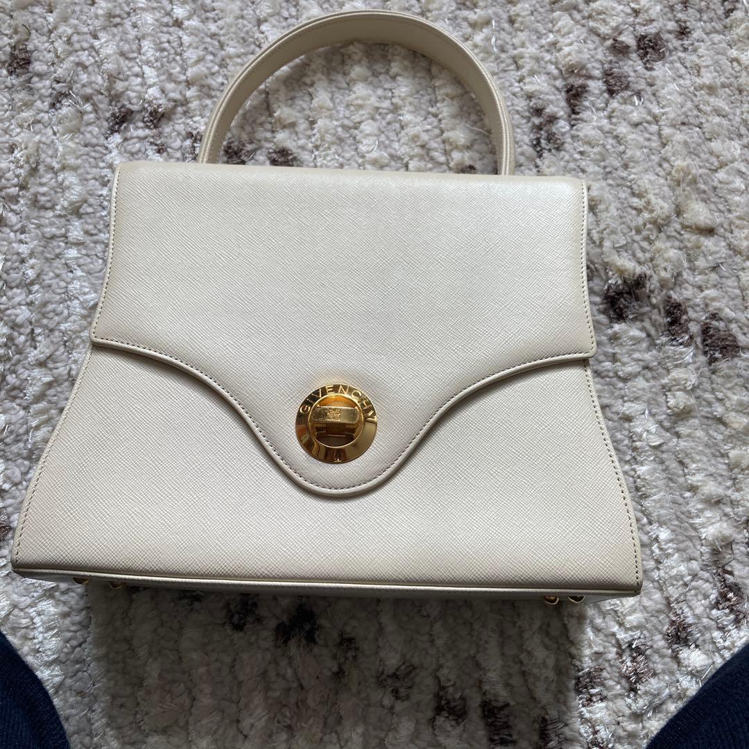 Givenchy ホワイト ショルダーバッグ