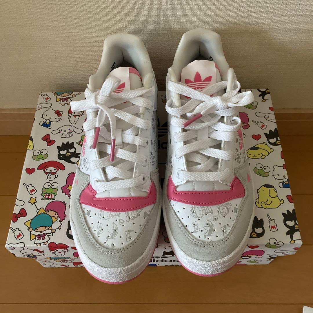adidasアディダス　ハローキティ&フレンズ　フォーラムボールド　23.5cm