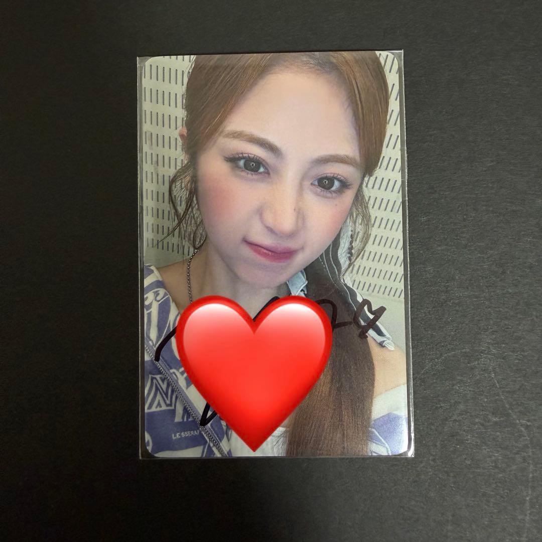 LE SSERAFIM ユンジン　直筆サイン入り ラキドロ トレカ