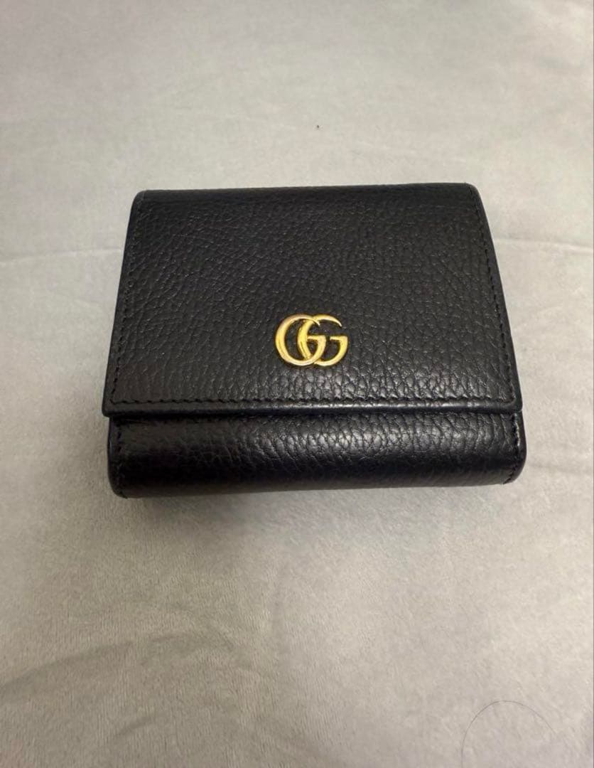 てん。 早い物勝ち!!希望価格交渉あり!! GUCCI 黒 レザー 財布