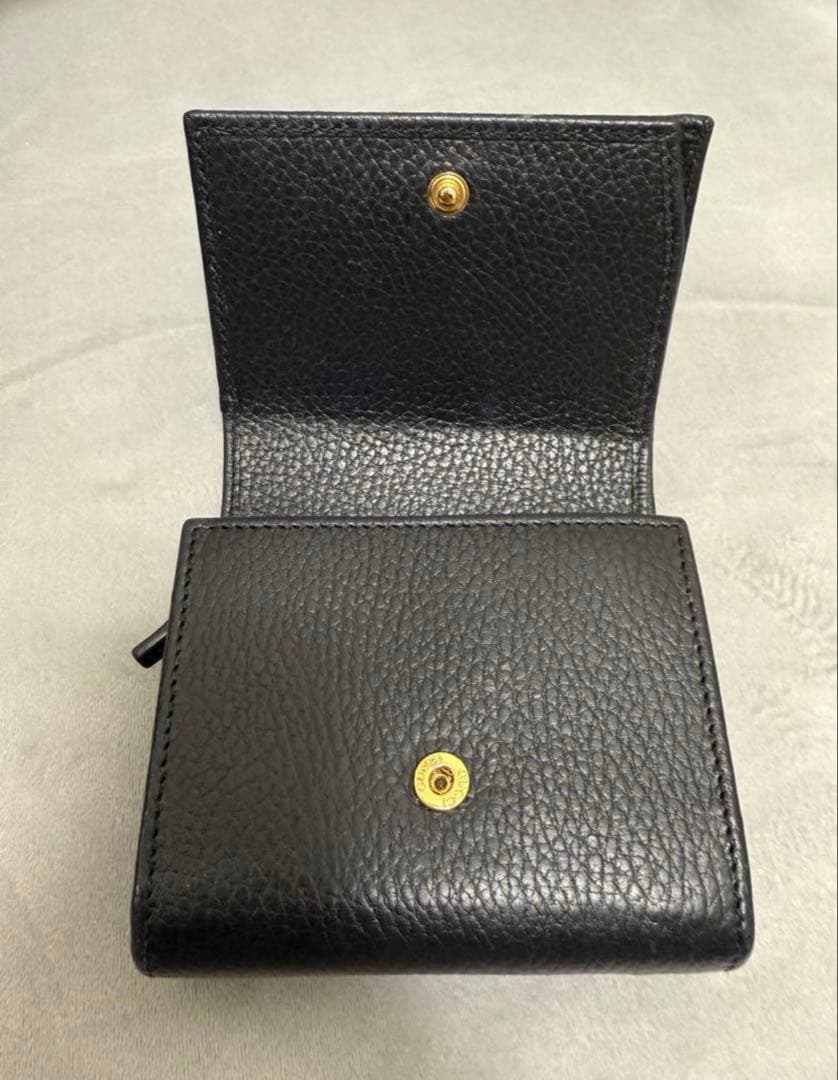 てん。 早い物勝ち!!希望価格交渉あり!! GUCCI 黒 レザー 財布