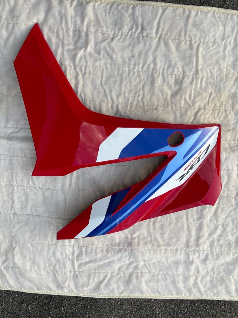 HONDA 25年式CBR650R カウル レッド/ホワイト/ブルー