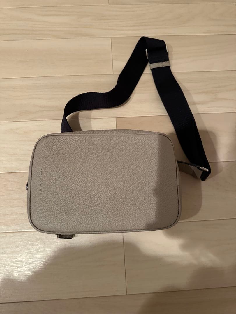 《美品》BONAVENTURA パオロ クロスボディバッグ シュリンクレザー