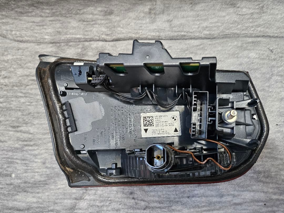  3シリーズ f30 テールランプ 純正 LCI