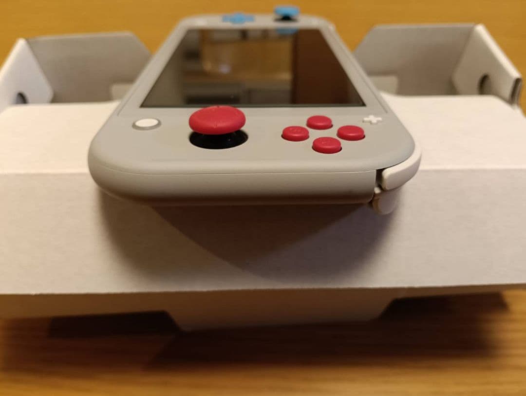 Nintendo Switch Lite本体 ポケモンデザイン　ザシアンマゼンダ