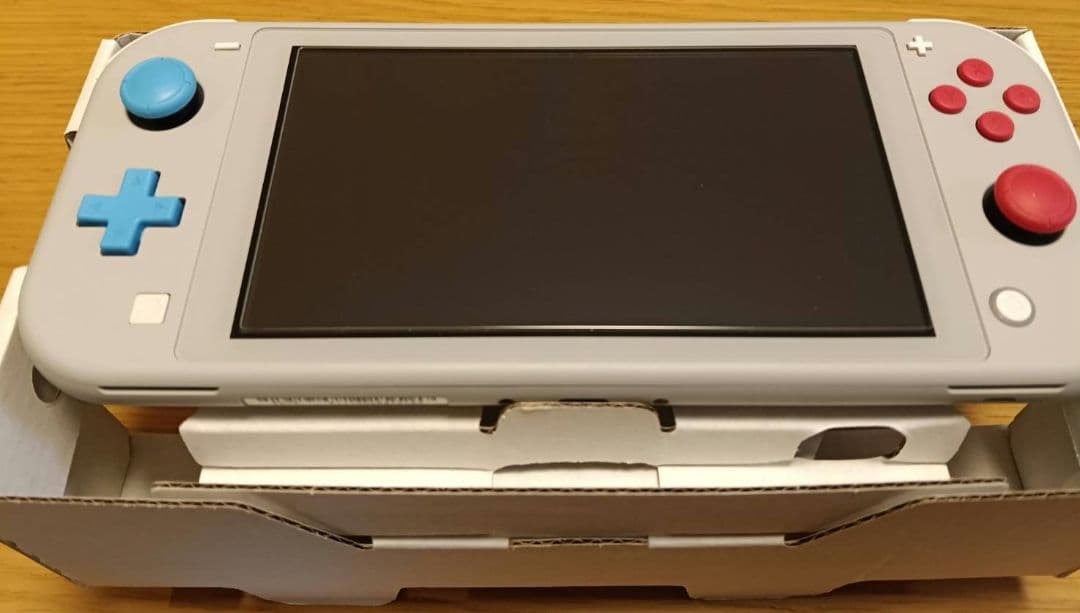 Nintendo Switch Lite本体 ポケモンデザイン　ザシアンマゼンダ