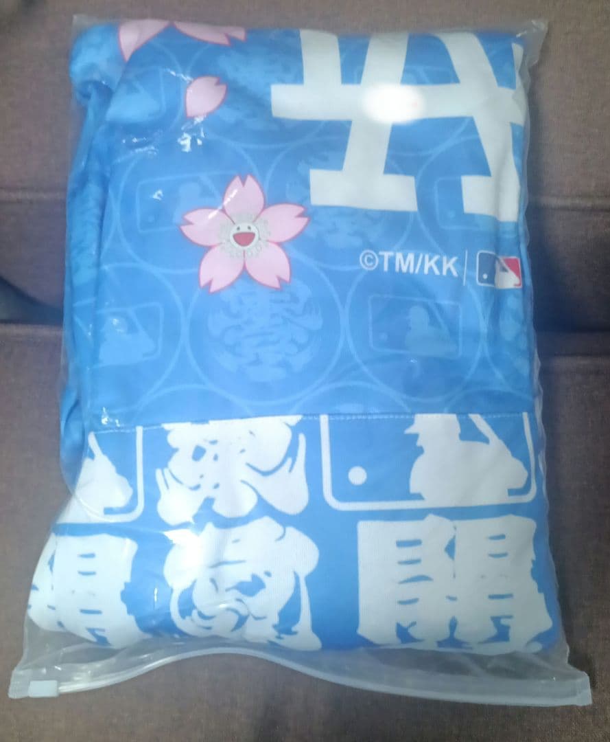 東京シリーズ開催記念桜パーカー