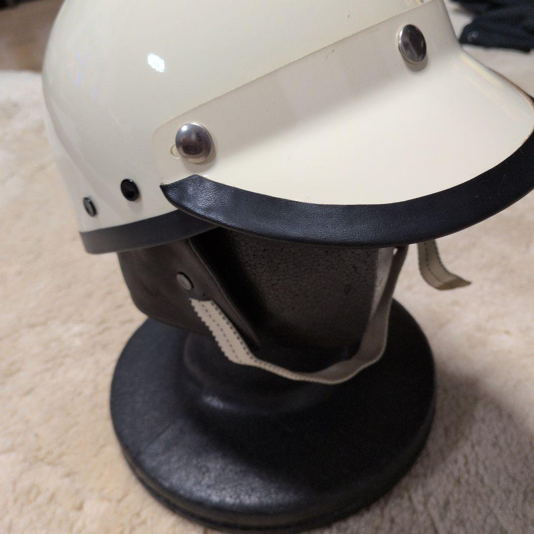 ヘルメット バイザー付き　ホワイト